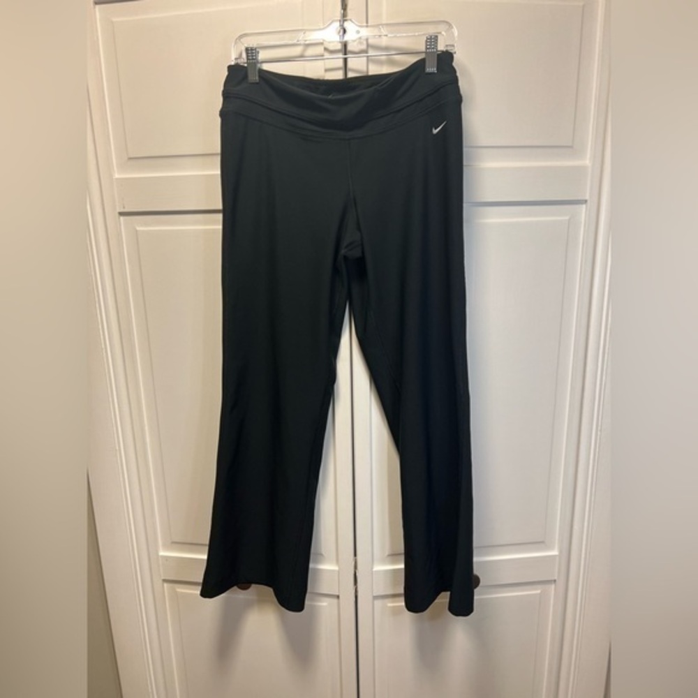 Nike Dry-Fit Leggings Size Women’s Medium Color Black